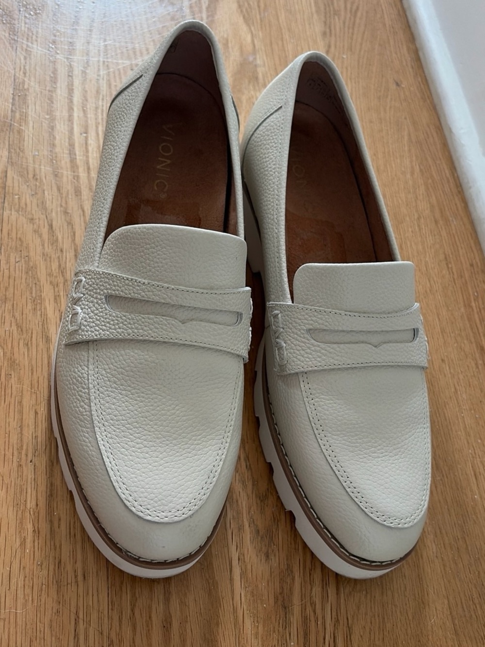 Women’s Vionic Classic Leather Penny Loafers in Off-White